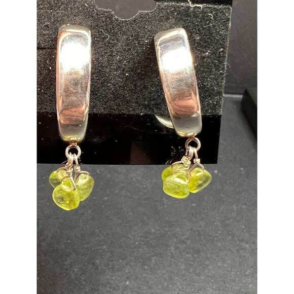 NEW peridot sterling silver crescent hoop earrings - Picture 2 of 16
